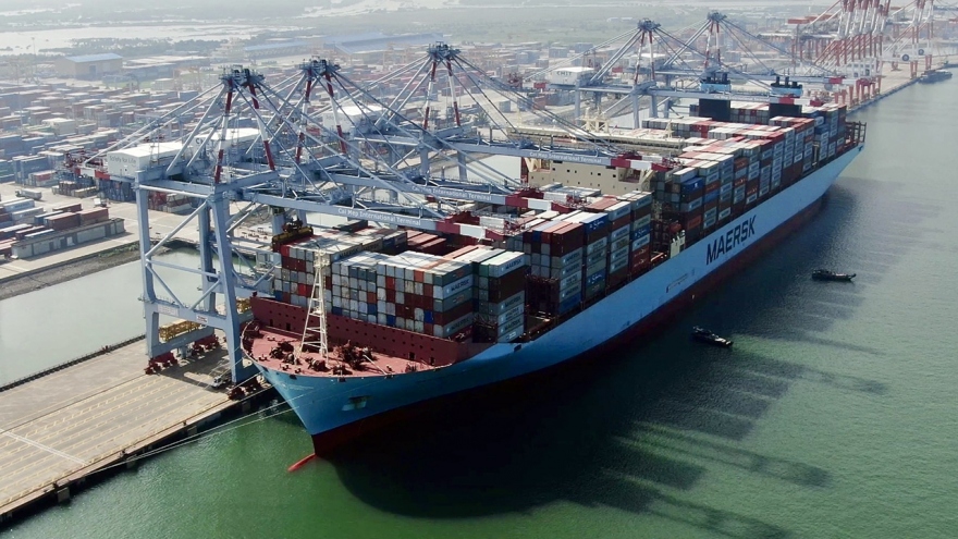 Đề xuất tăng 10% giá bốc dỡ container: Cảng biển nào sẽ hưởng lợi?